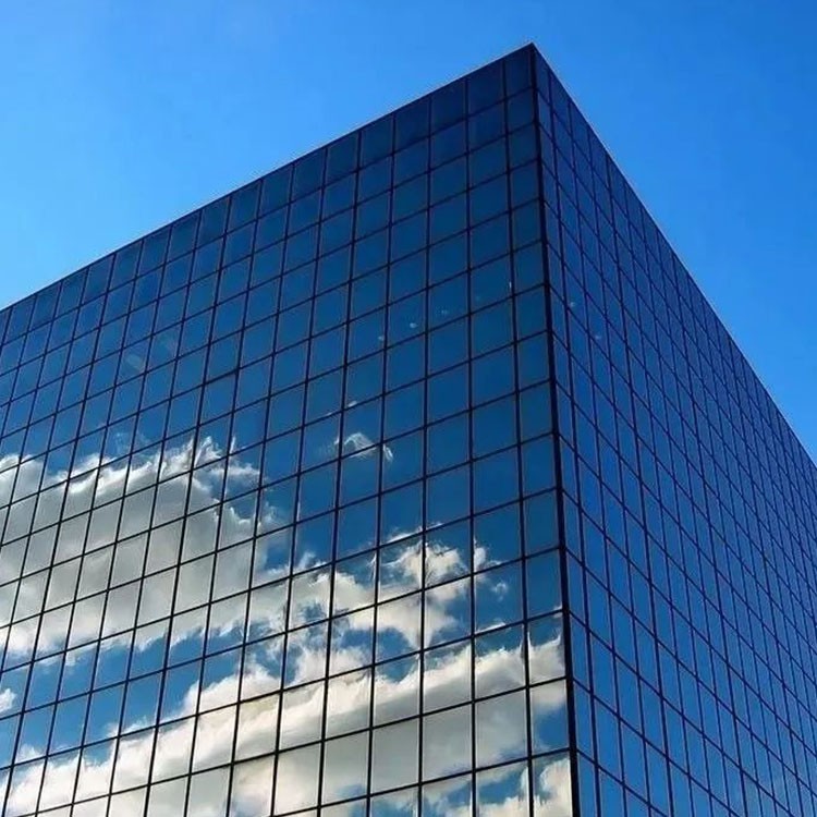 Jednotkový a mullionový závesný systém